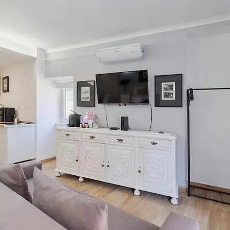 Lovely Fontenova - By Y Concept *